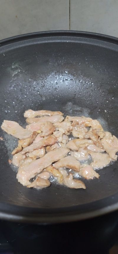 牛肉炒酸菜的做法步骤：12