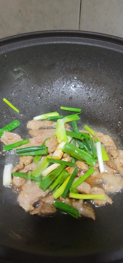 牛肉炒酸菜的做法步骤：13