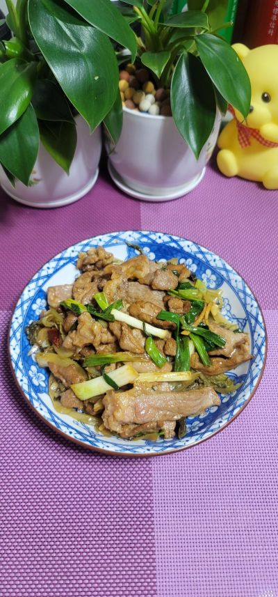 牛肉炒酸菜的做法步骤：16